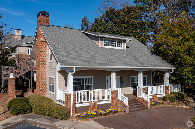 Building Photo - Grande Oaks at Old Roswell Apartment Homes