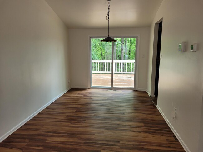 Building Photo - 6510 N Stevens Hollow Dr