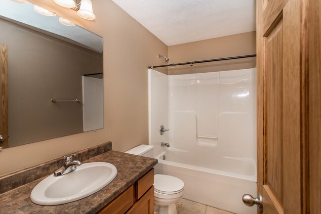 Foto del edificio - Pinecrest Estates Townhomes