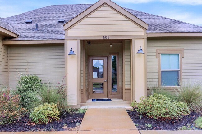 Foto del edificio - 462 Austin Ln