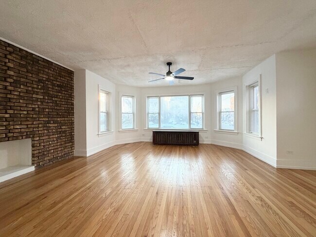 Foto del edificio - 7301 S Constance Ave