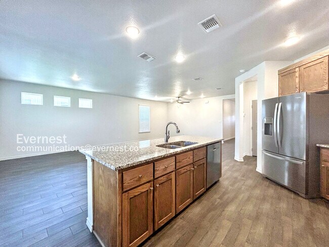 Foto del edificio - ACT NOW! / Newer 3 Bedroom Home in Temple / Pet Friendly / Fenced Yard / Special Offer