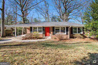 Building Photo - 2978 Belaire Cir