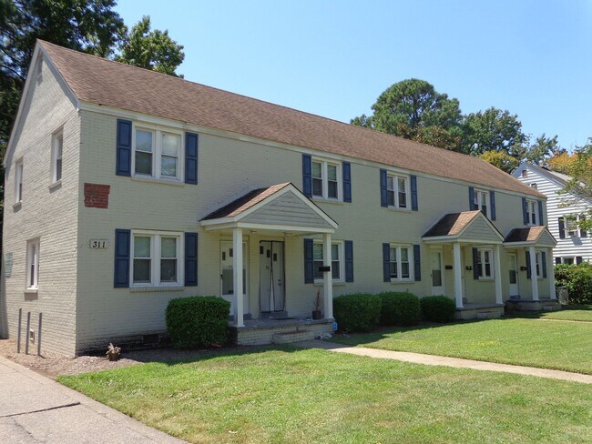 Foto del edificio - Townhomes at West Little Creek