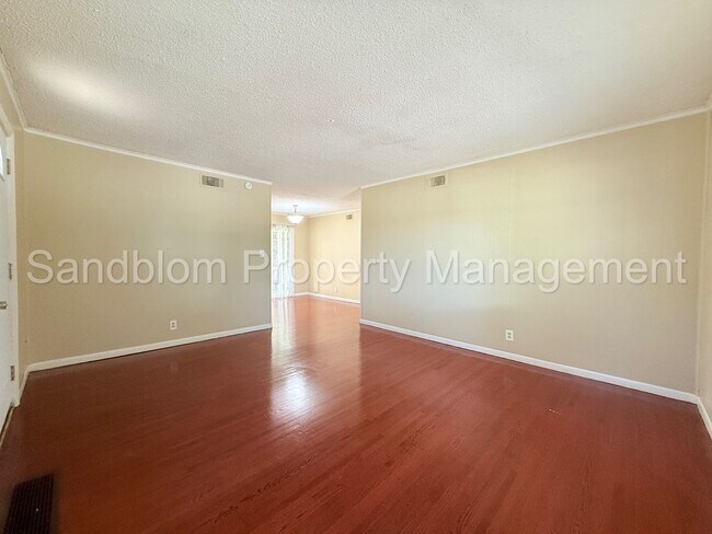 Foto del edificio - For Lease | Tulsa | Available Now!