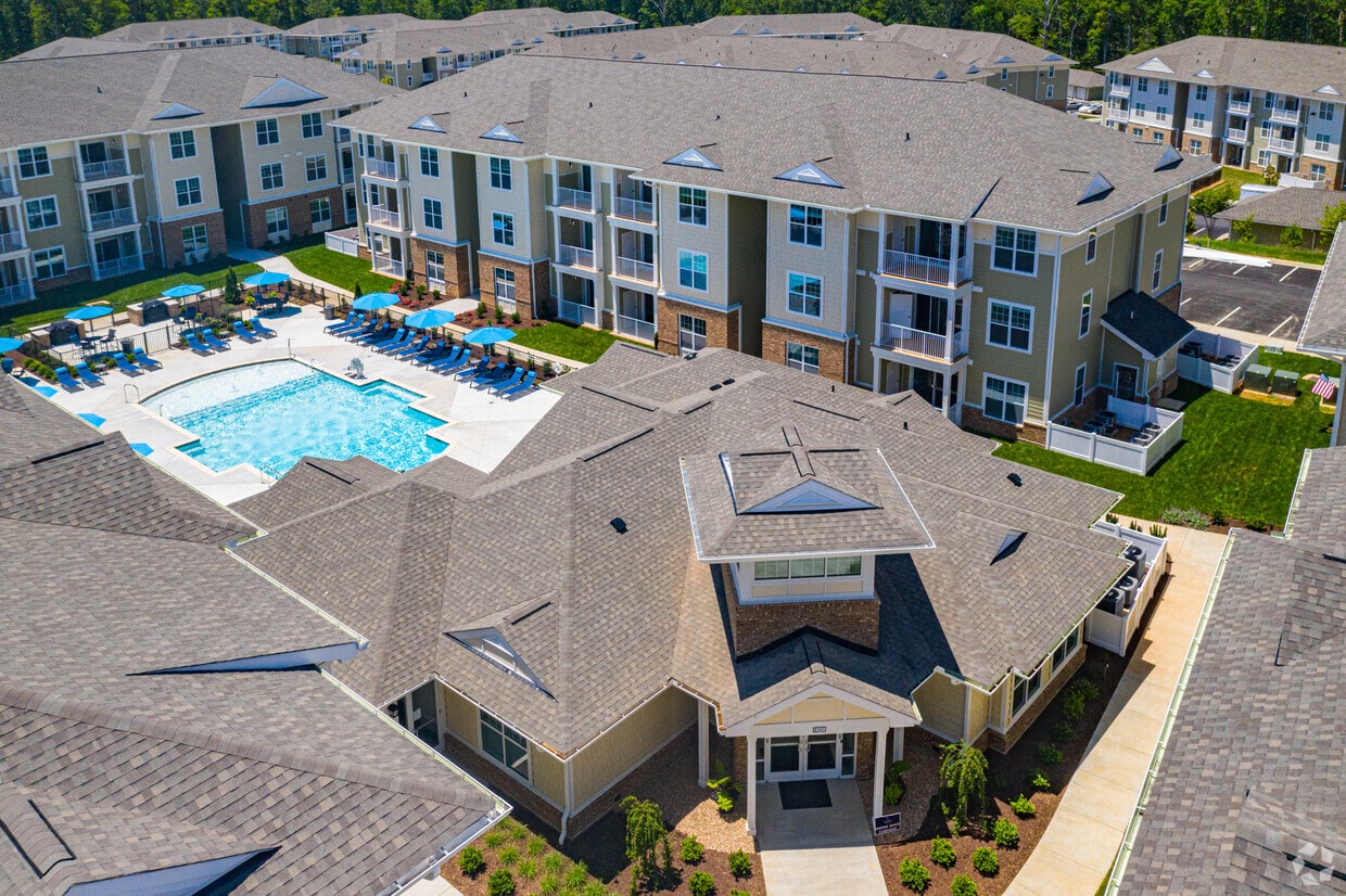 Sapphire at Centerpointe Apartments 14250 Sapphire Park Ln Midlothian