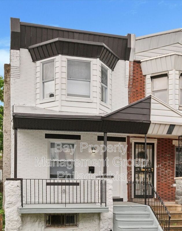 Photo - 320 N Robinson St House