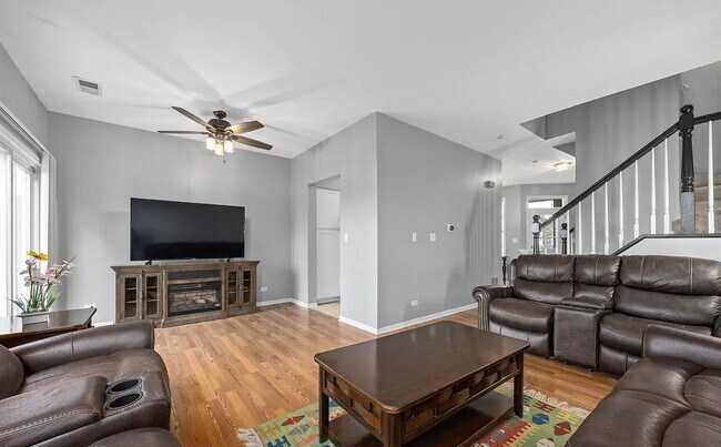 Foto del edificio - Experience Elevated Living