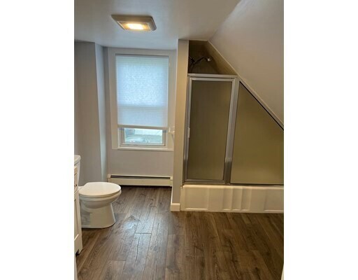 Building Photo - 18 Roundy St