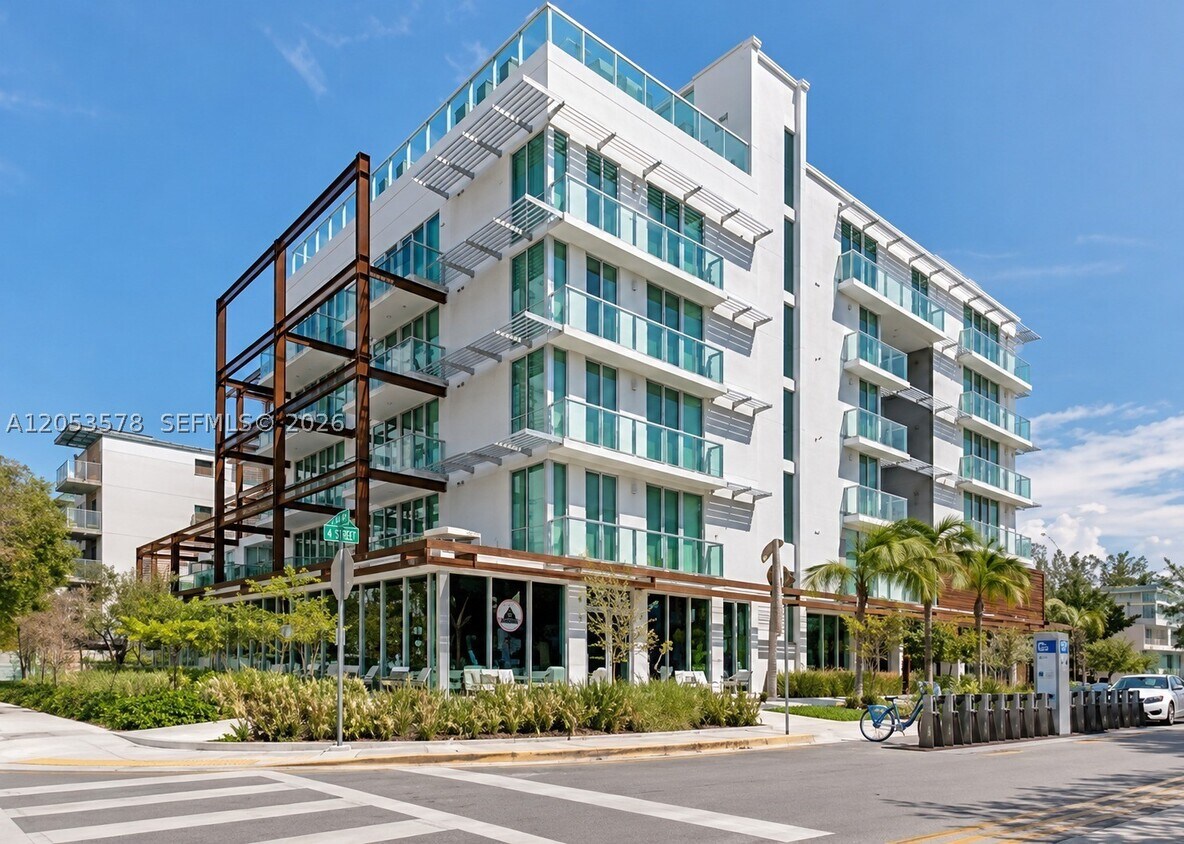 Foto del edificio - 1215 West Dr