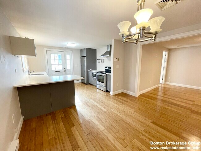 Picture of Columbia Point Apartments for Rent with High Ceilings - Dorchester, MA ...