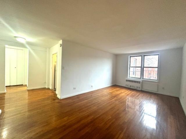 Foto principal - 0 bedroom in Flushing NY 11355