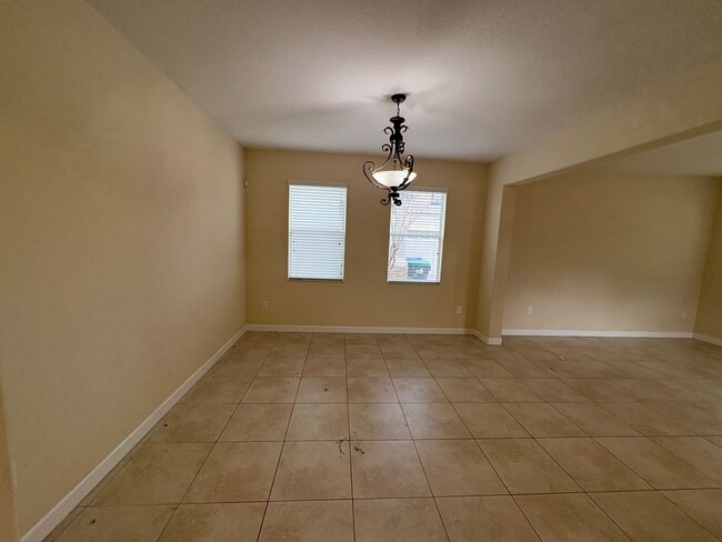 Building Photo - 4 BEDROOM / 3.5 BATHROOM RENTAL HOME - IND...