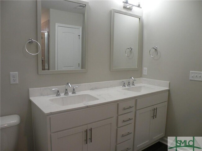 Building Photo - 247 Sonoma Dr