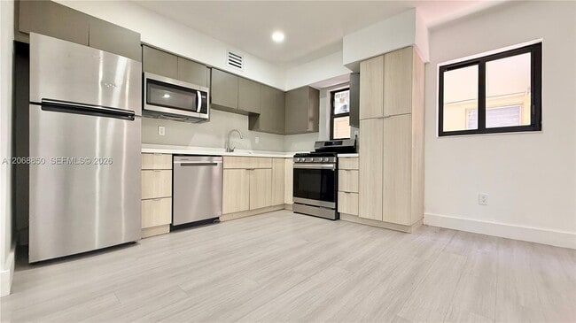 Building Photo - 609 Lenox Ave.