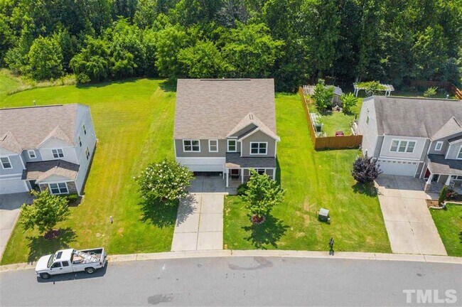 Building Photo - 602 Collington Dr