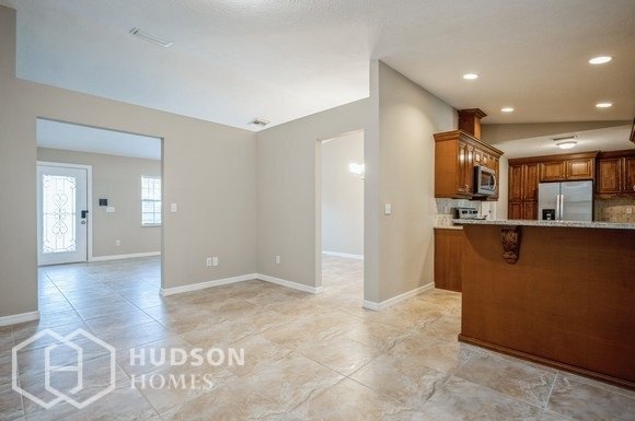 Foto del edificio - NOW AVAILABLE!  - 5001 Landsman Ave, Tampa...