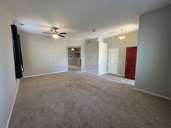 Foto del edificio - 335 Tashima Dr