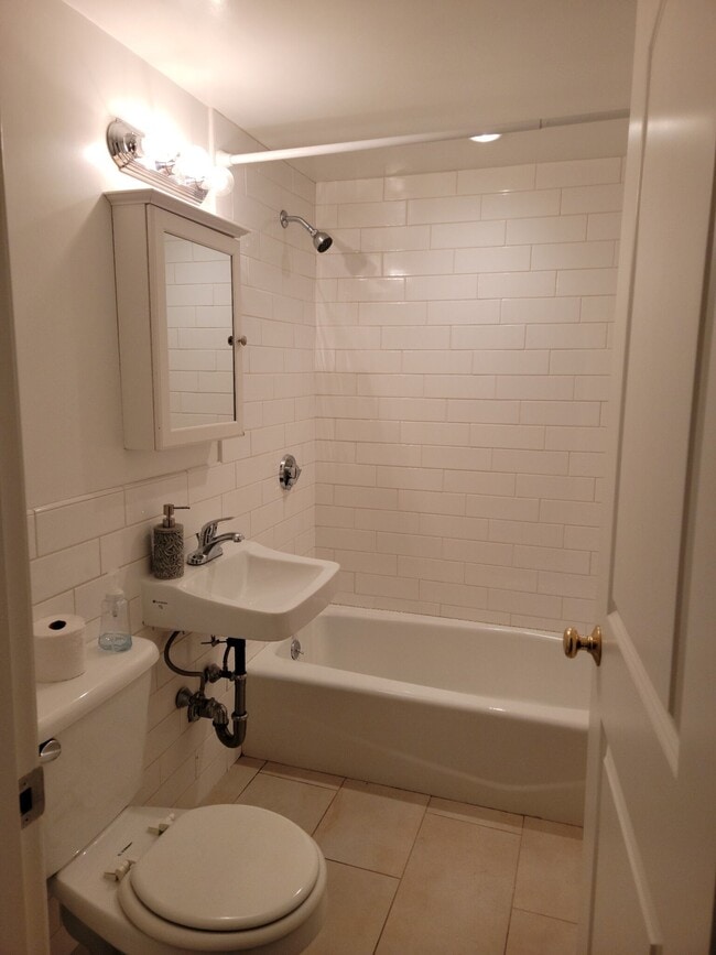 Foto del edificio - 27 Glenville Ave