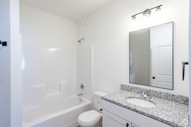 1 habitación, 1 baño, 572 pies cuadrados, baño - 2nd Avenue Rowhomes