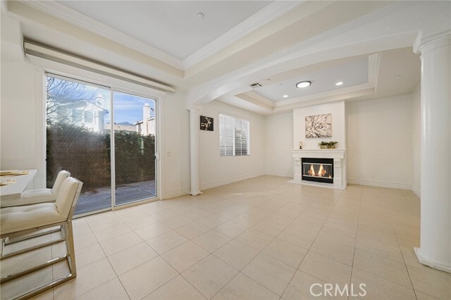 Building Photo - 527 S 5th Ave