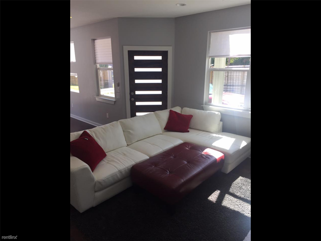 Building Photo - 3 br, 2.5 bath Condo - 308 Delmar Unit A