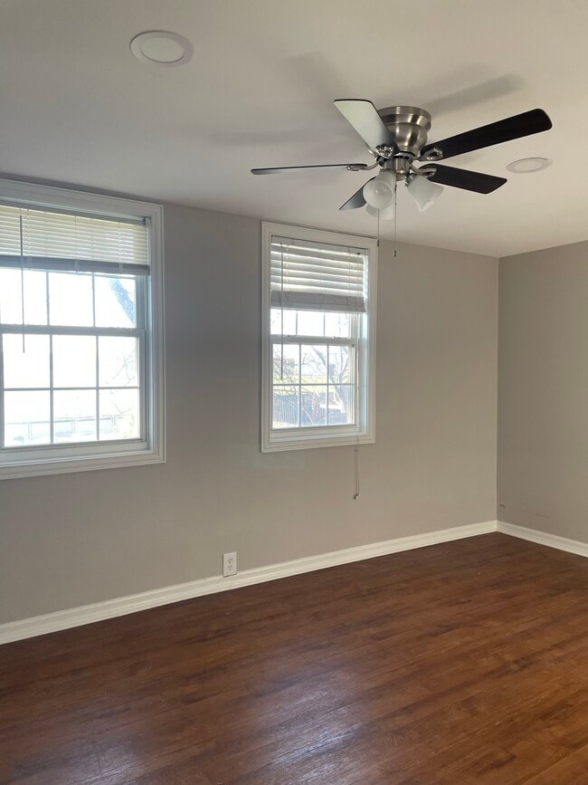 Building Photo - 1704 Avondale St