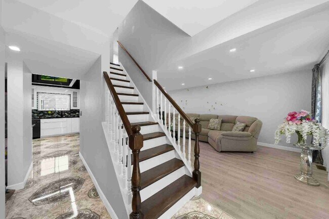 Foto del edificio - 264 N Southport Rd