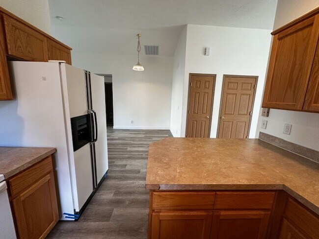 Foto del edificio - Clean 3 Bedroom 2 Bath Home In North Alban...
