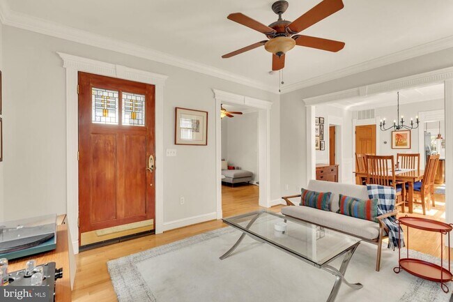 Foto del edificio - 821 Elder St NW