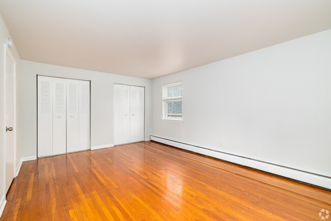 Bedroom - Drexel Apartments