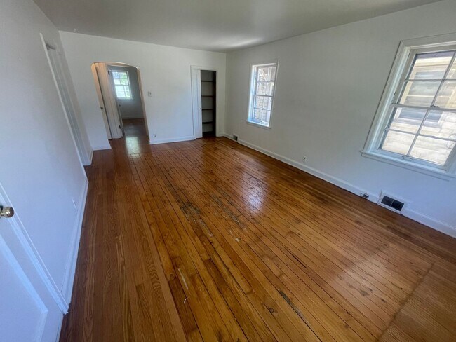 Building Photo - 7135-7137 W Bluemound Rd. (Duplex)