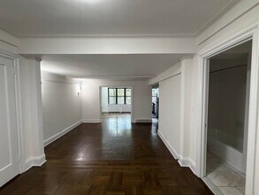 Building Photo - 137 E 38th St
