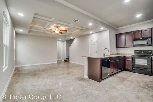 Building Photo - 8335 Breezy Cove