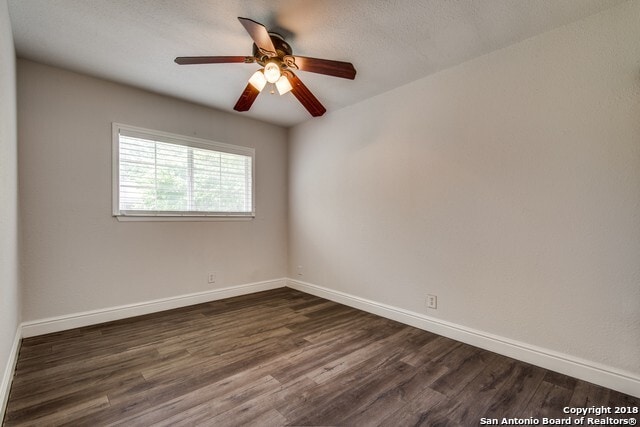 Building Photo - Like New Home in Springfield Neighborhood. - Realtor Commission: $500
