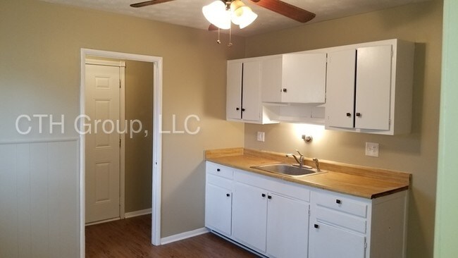 Foto del edificio - 3072 Huntington Dr