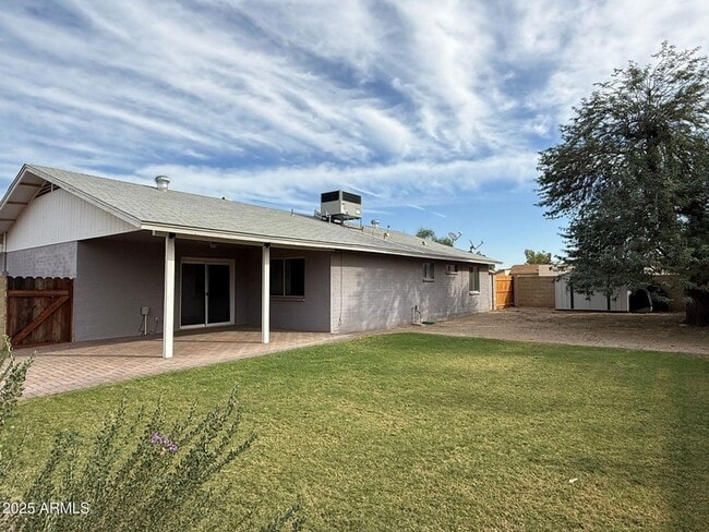 Foto del edificio - 2535 E Maryland Dr