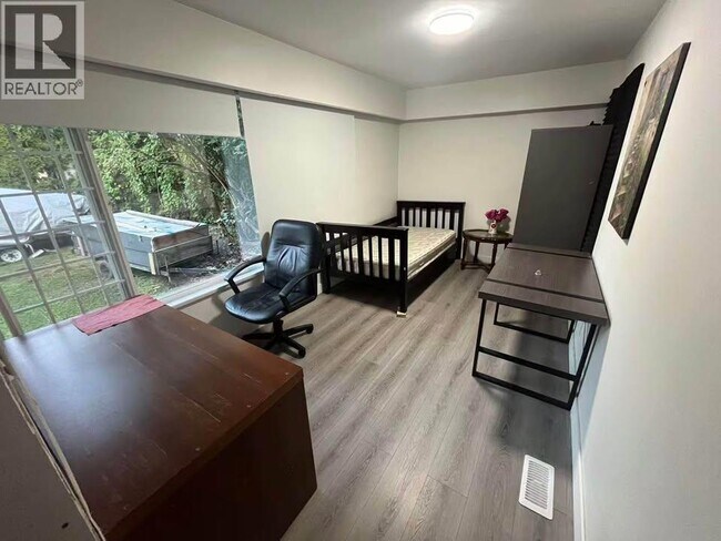 Photo du bâtiment - 7531 Gilbert Rd.