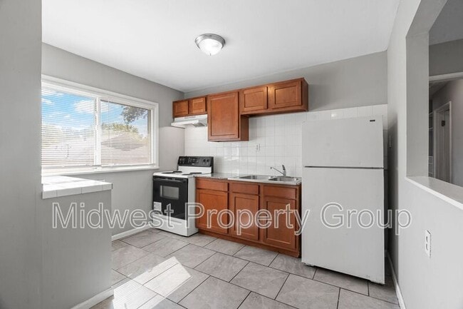 Building Photo - 1700 Newhall Ct