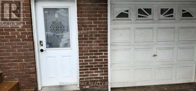 Photo du bâtiment - 1999 Carrera Ln