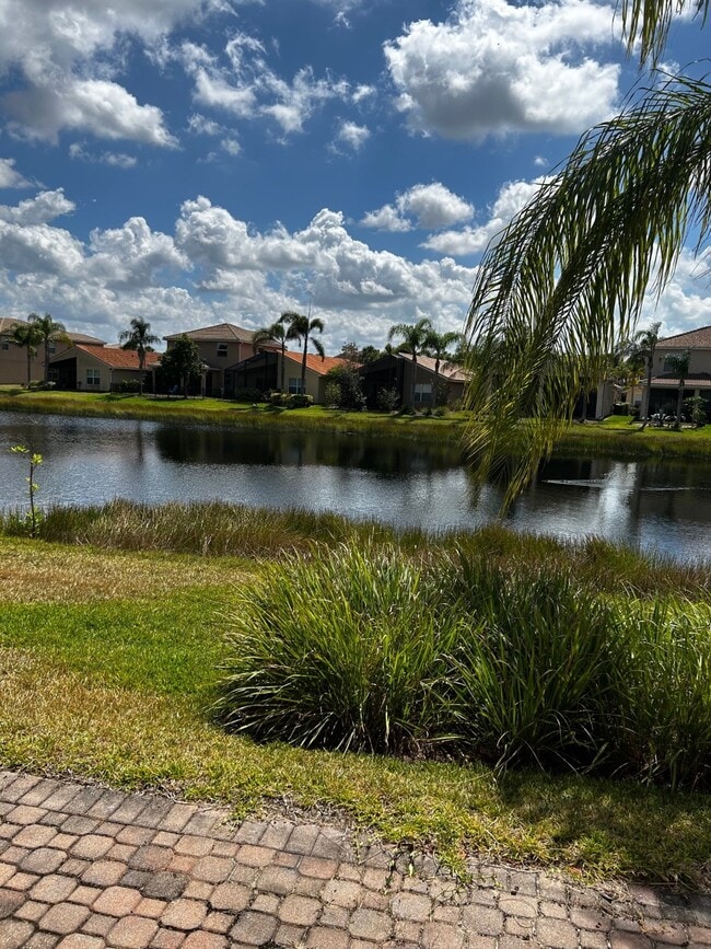 Building Photo - 10298 Barberry Ln