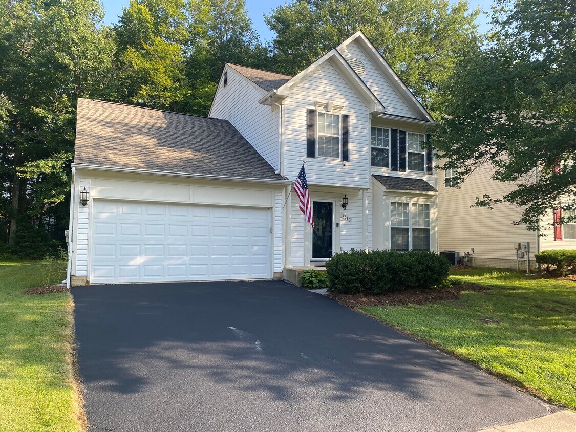 Primary Photo - 3063 Lake Hill Ct