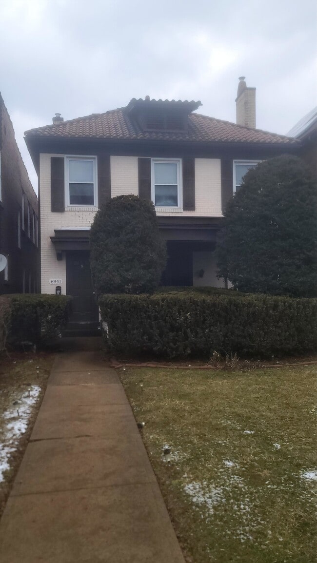 Building Photo - 6941 Meade St