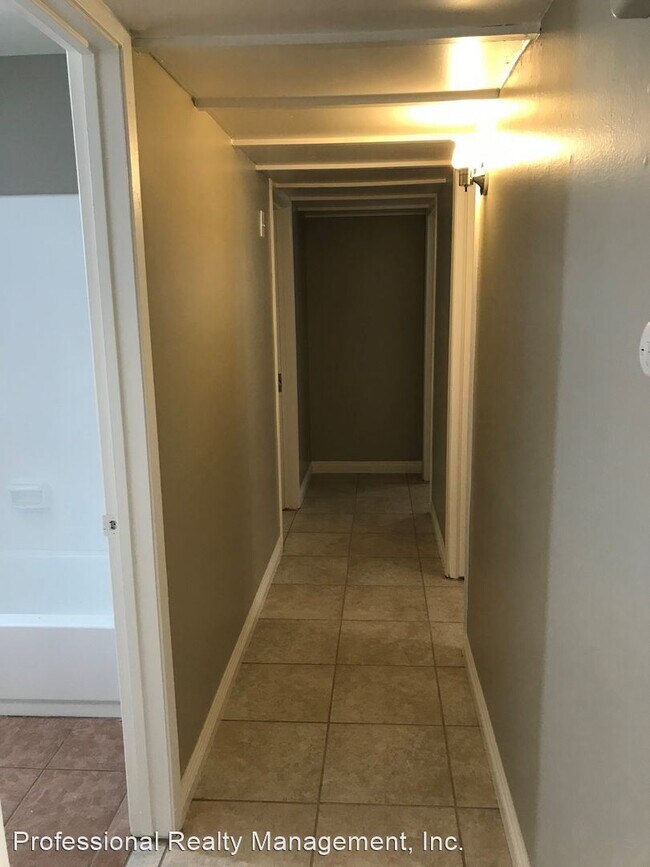 Building Photo - 3 br, 2 bath House - 2303 PLANZ ROAD