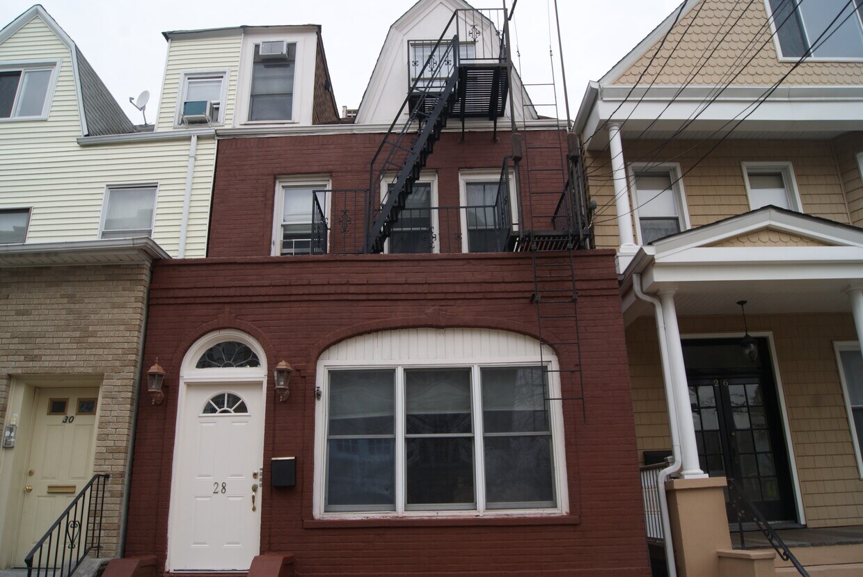 Primary Photo - 28 46th St