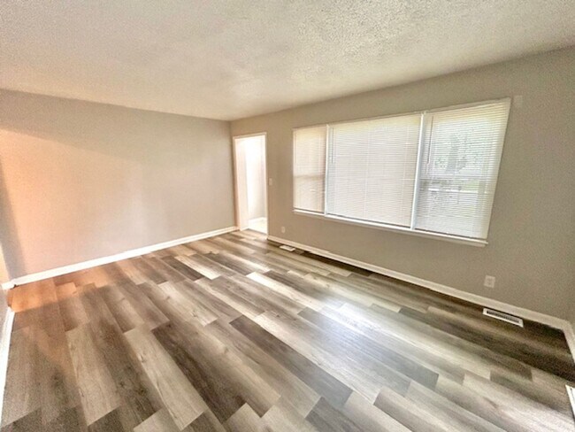 Foto del edificio - 4734 Bluehaven Dr NW
