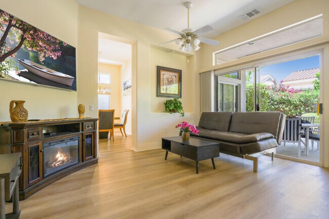 Foto del edificio - 37468 Westridge Ave
