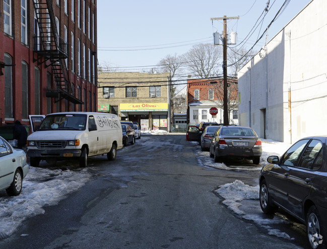 Building Photo - 19 Louisa St