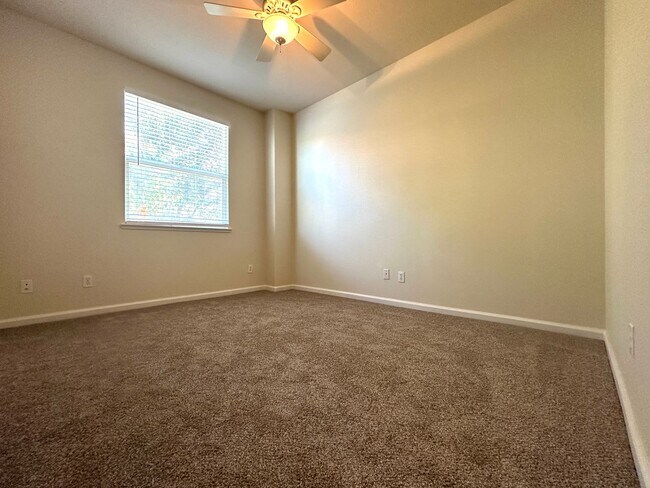 Foto del edificio - Newly Renovated & Move in Ready