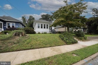 Building Photo - 724 Willitts Ave